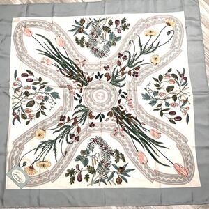 Vintage Gucci VITTORIO ACCORNERO Rolled Edge Silk Scarf